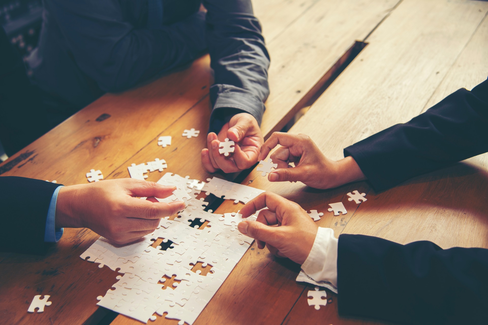 ゲームを活用 | 体験型の企業研修なら株式会社からのもぬけ